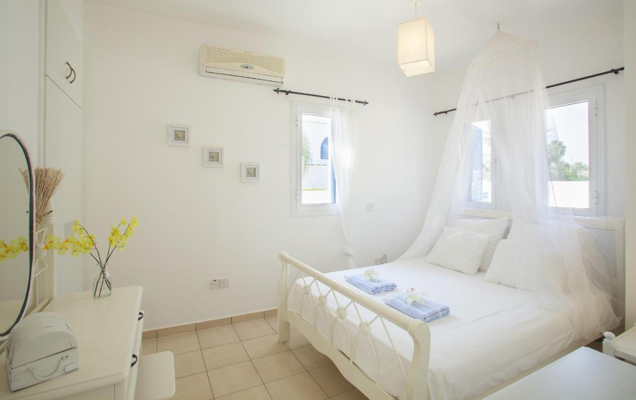 Mimoza Seafront Villa Протарас Екстериор снимка
