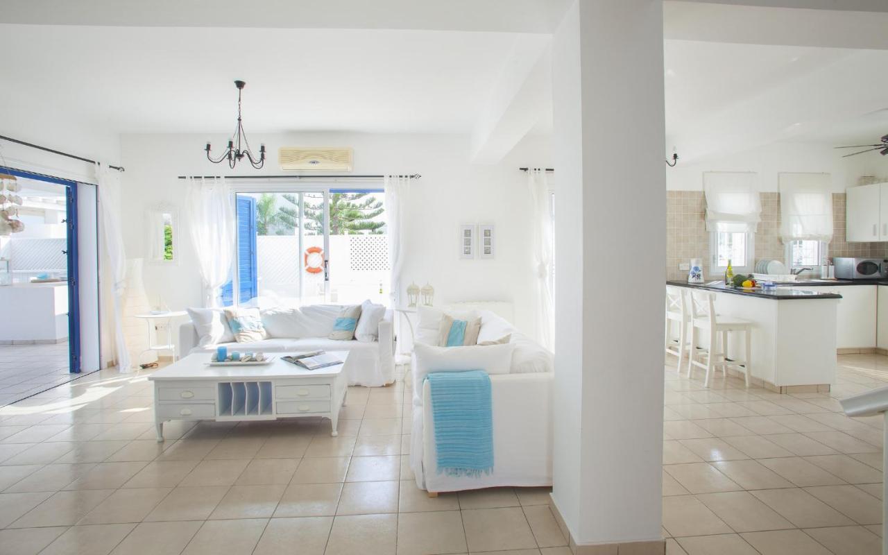 Mimoza Seafront Villa Протарас Екстериор снимка